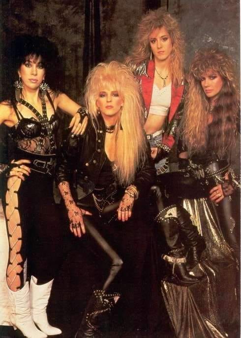 🦊 𝐕𝐈𝐗𝐄𝐍 🦊 The best female hair metal band! Roxy Petrucci