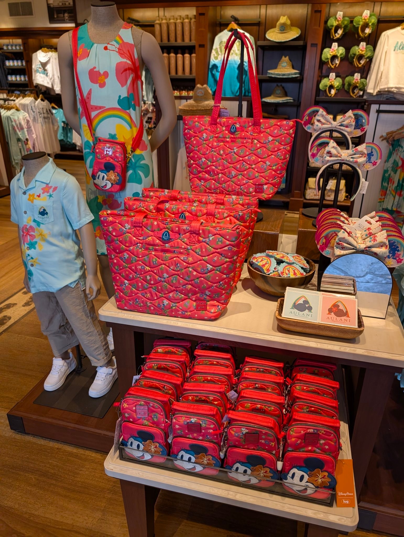 The new bags from LUG finally arrived at Kālepa's. Crossbody; 65