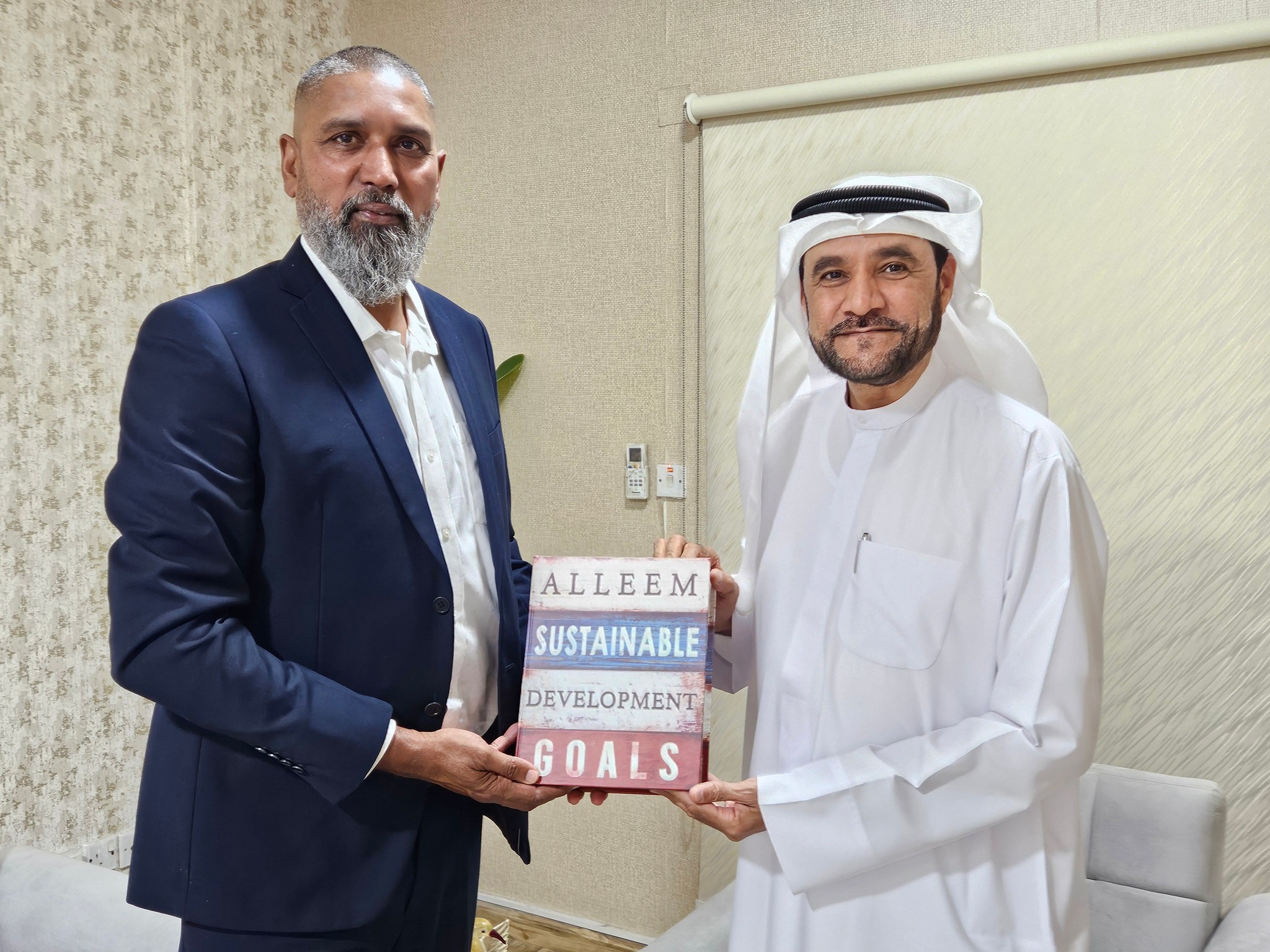 RPL - Alleem Group Chairman Dr. Rashid Alleem met Former UAE Cricketer ...