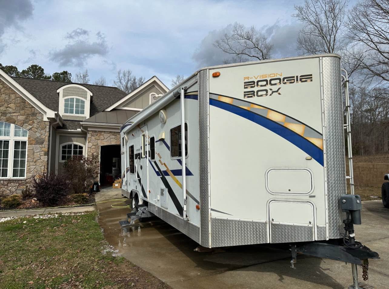 2007 R-Vision boogie box toy hauler - RVs & Campers - Butner, North ...