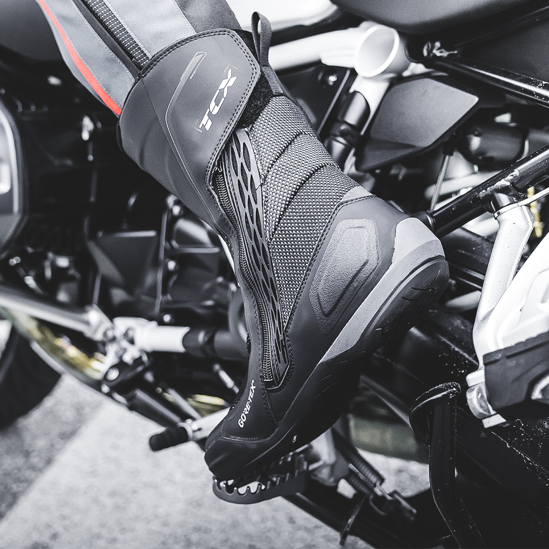 AIRTECH 3 GTX®, certified and waterproof touring boots with Gore