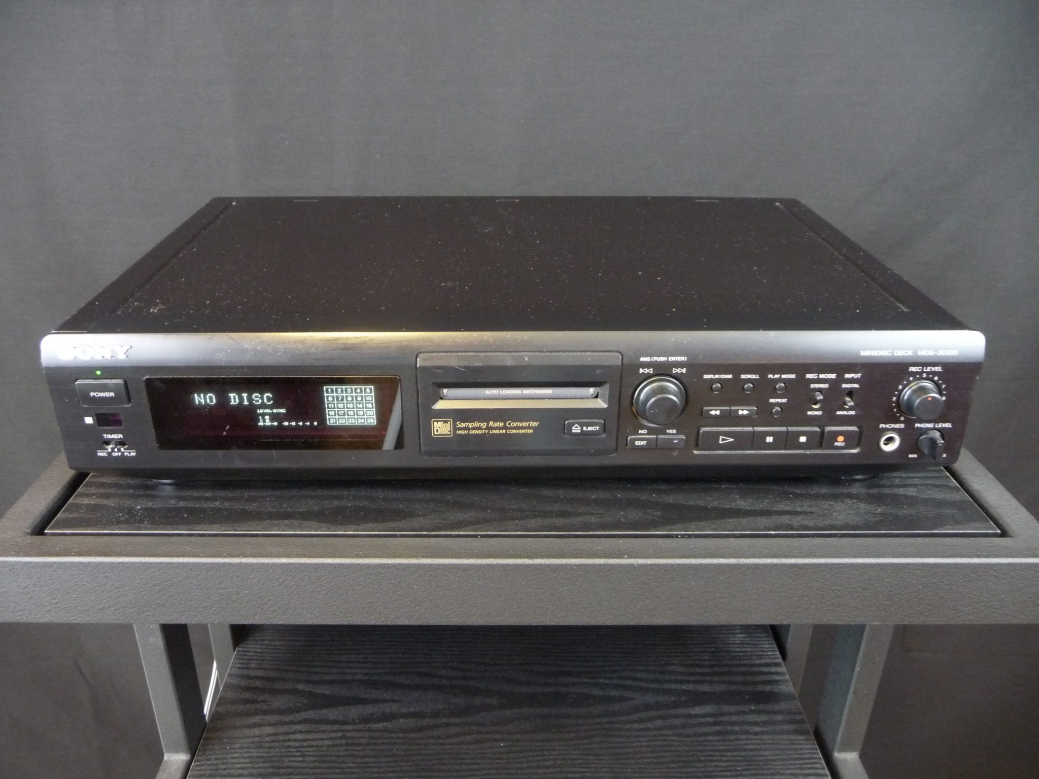The awkwardly shaped Denon DN-990R MiniDisc Recorder studio stereo