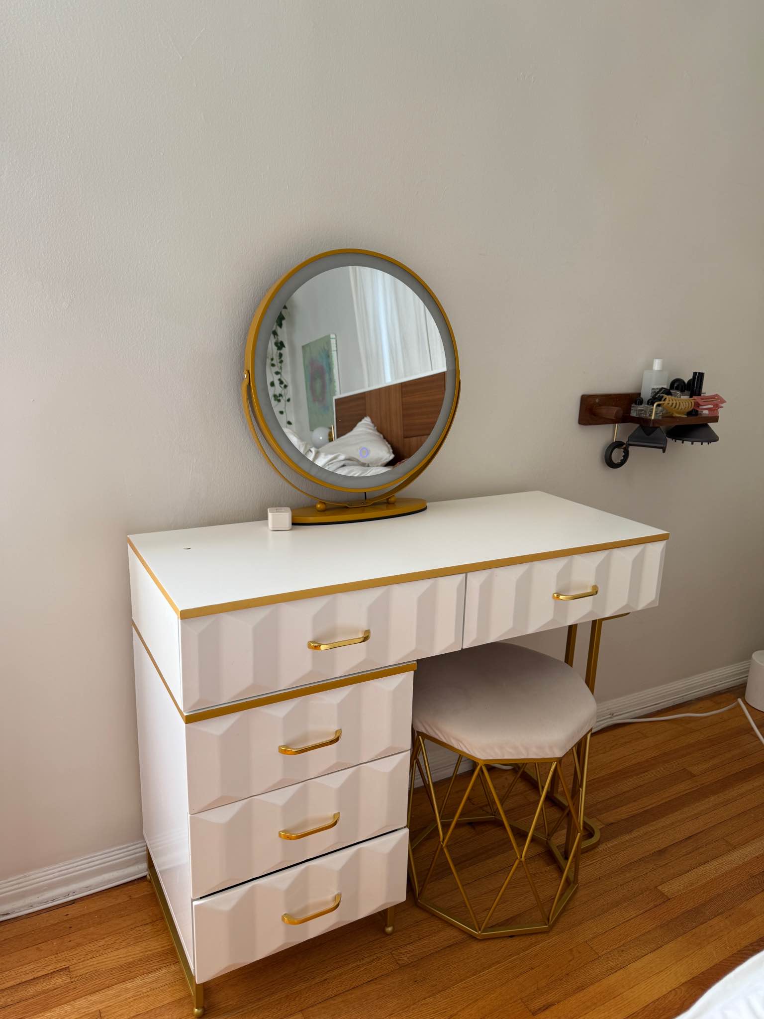 Vanity or desk - Vanities & Makeup Tables - Los Angeles, California ...
