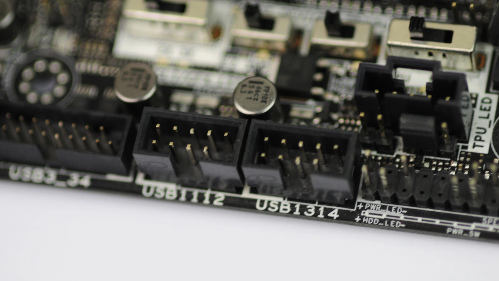 Techritual.com - USB headers 是電腦內部的一種連接器，與常見的 USB ports 雖然外觀相似，但基本功能 ...