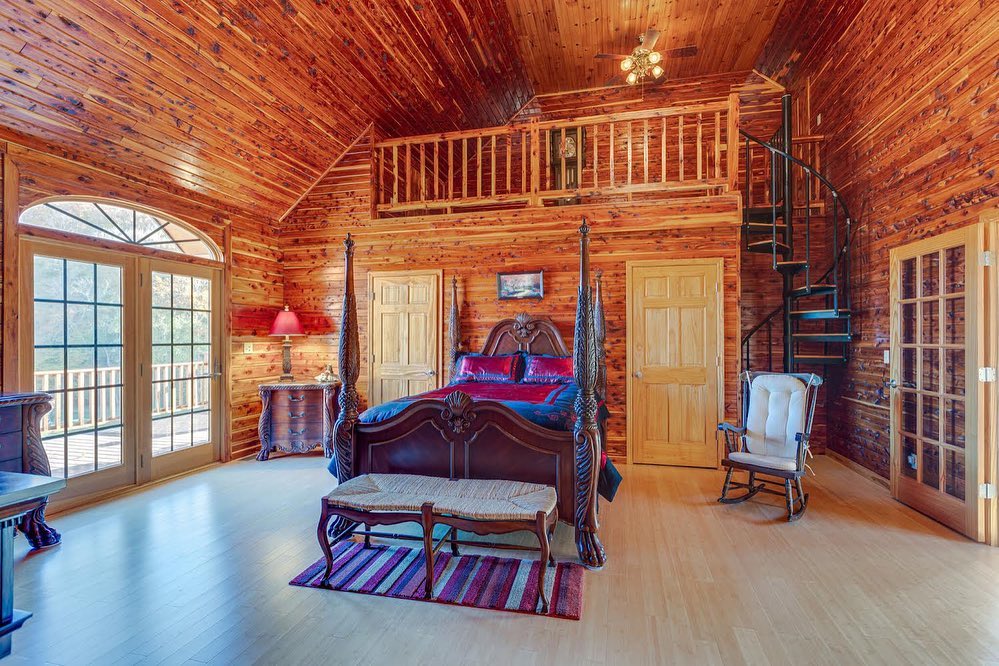 This stunning 30 acre estate... - Compass Ranch & Land | Facebook