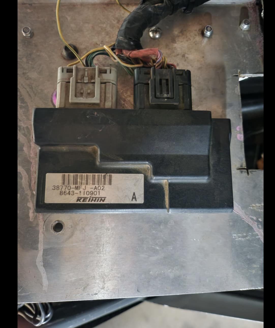 Up for sale is a original Dynojet Power Commander III piggyback