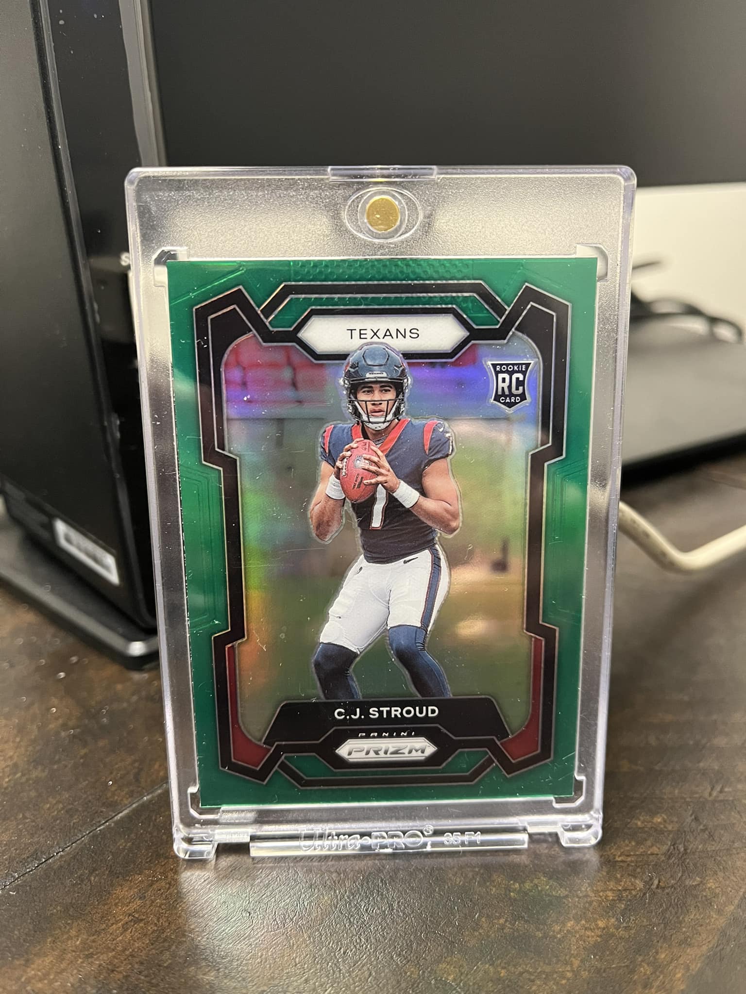 What is the value of this Green Pulsar Prizm card? display picture 1