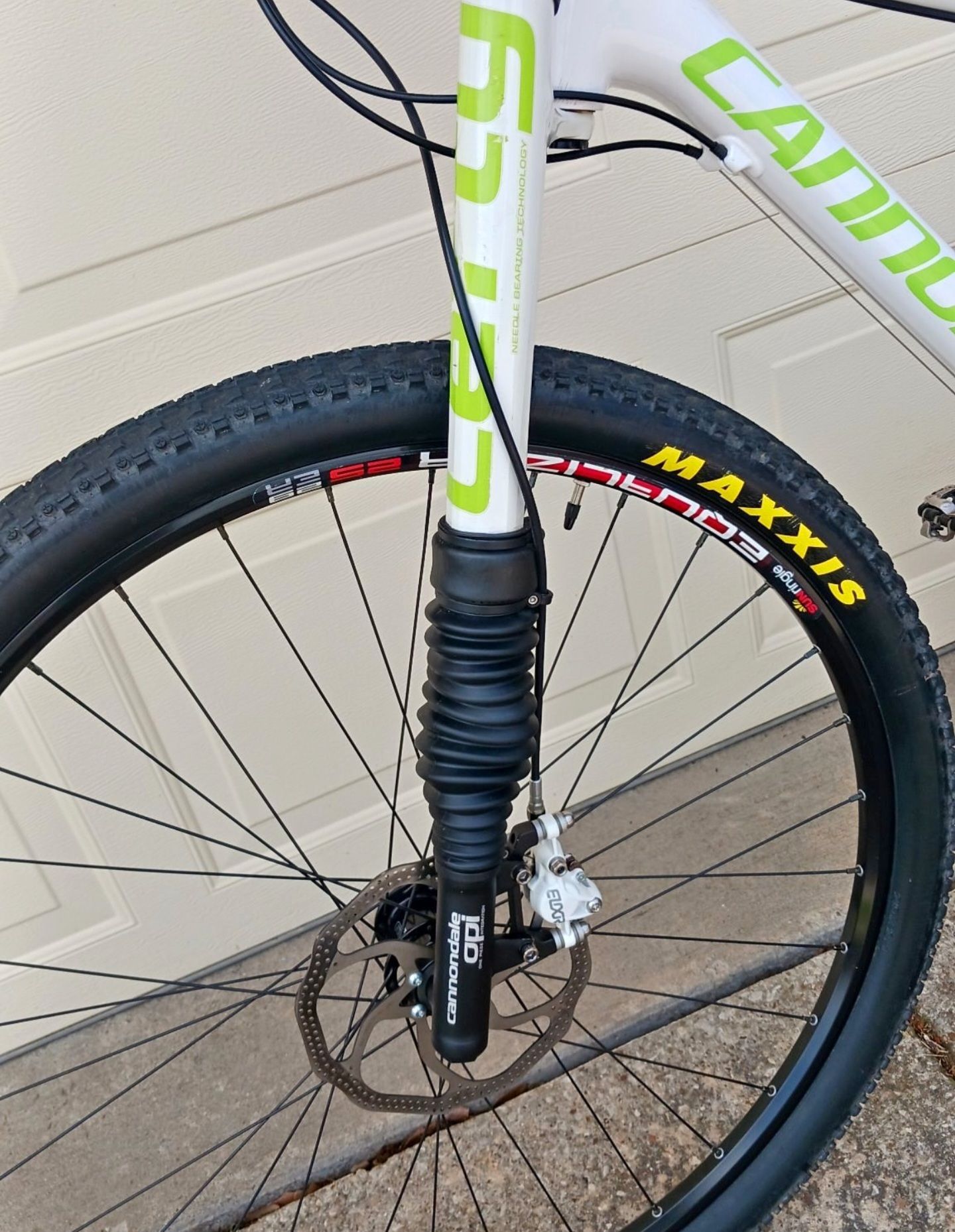 Cannondale Lefty Flash F2 in specific color?