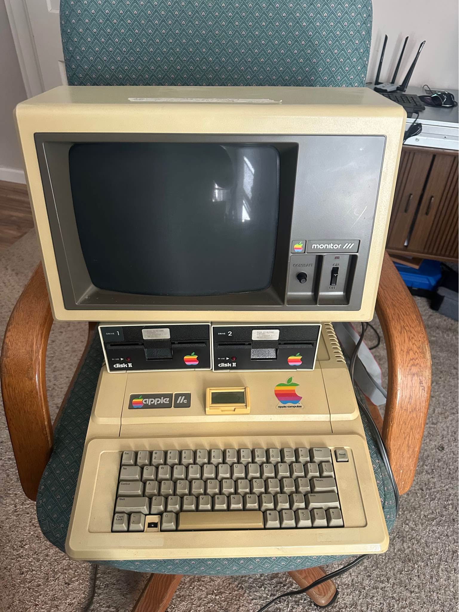 Apple 2e 1982 computer - Desktop Computers - Hamilton, Ohio | Facebook ...