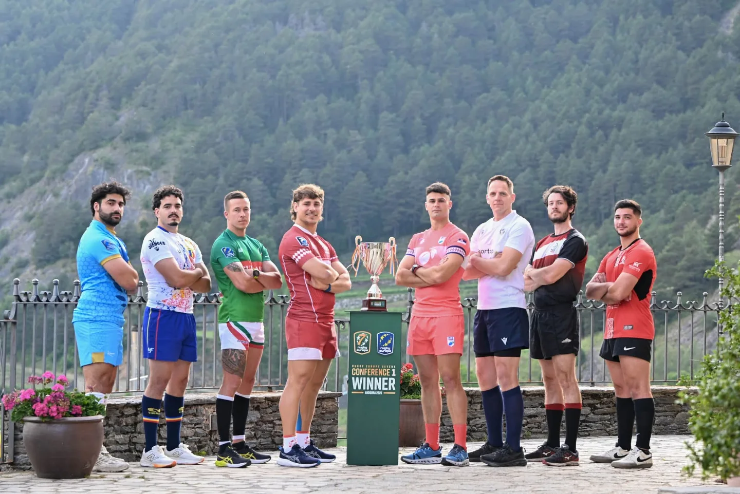 Rugby - 🇷🇸🏉 | Фотографија капитена мушких селекција у Ордину пред ...