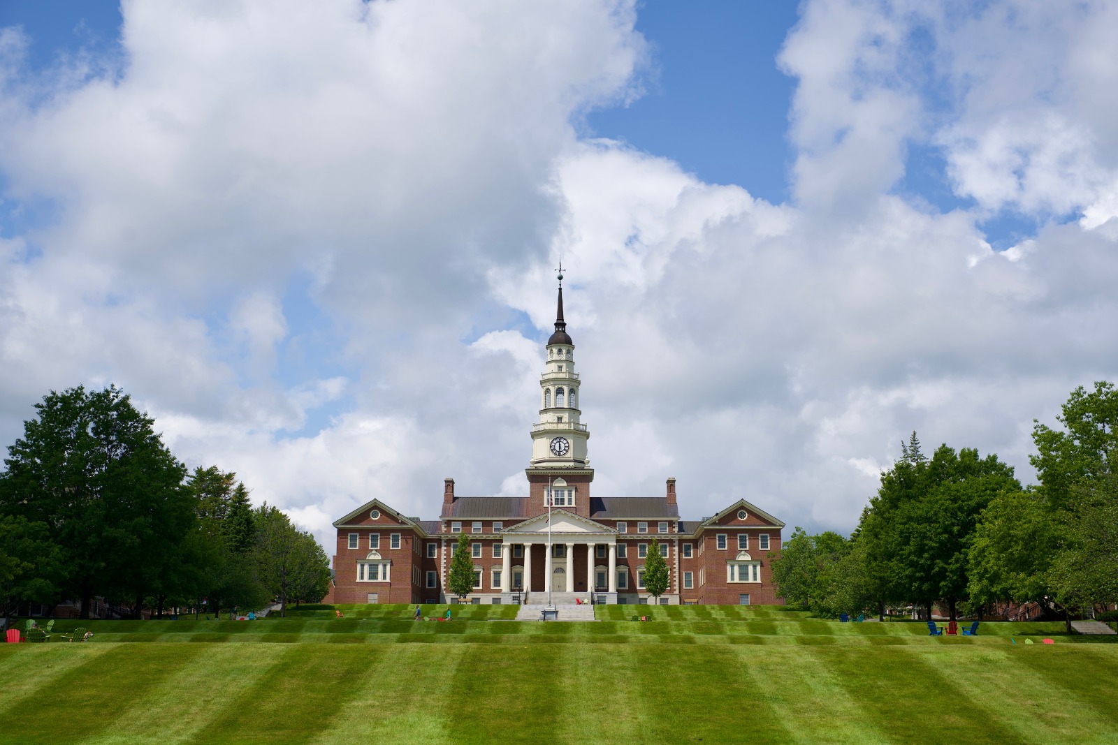 Colby - A striking view of Miller Library 📸: Yiyun Mao ’26 | Facebook