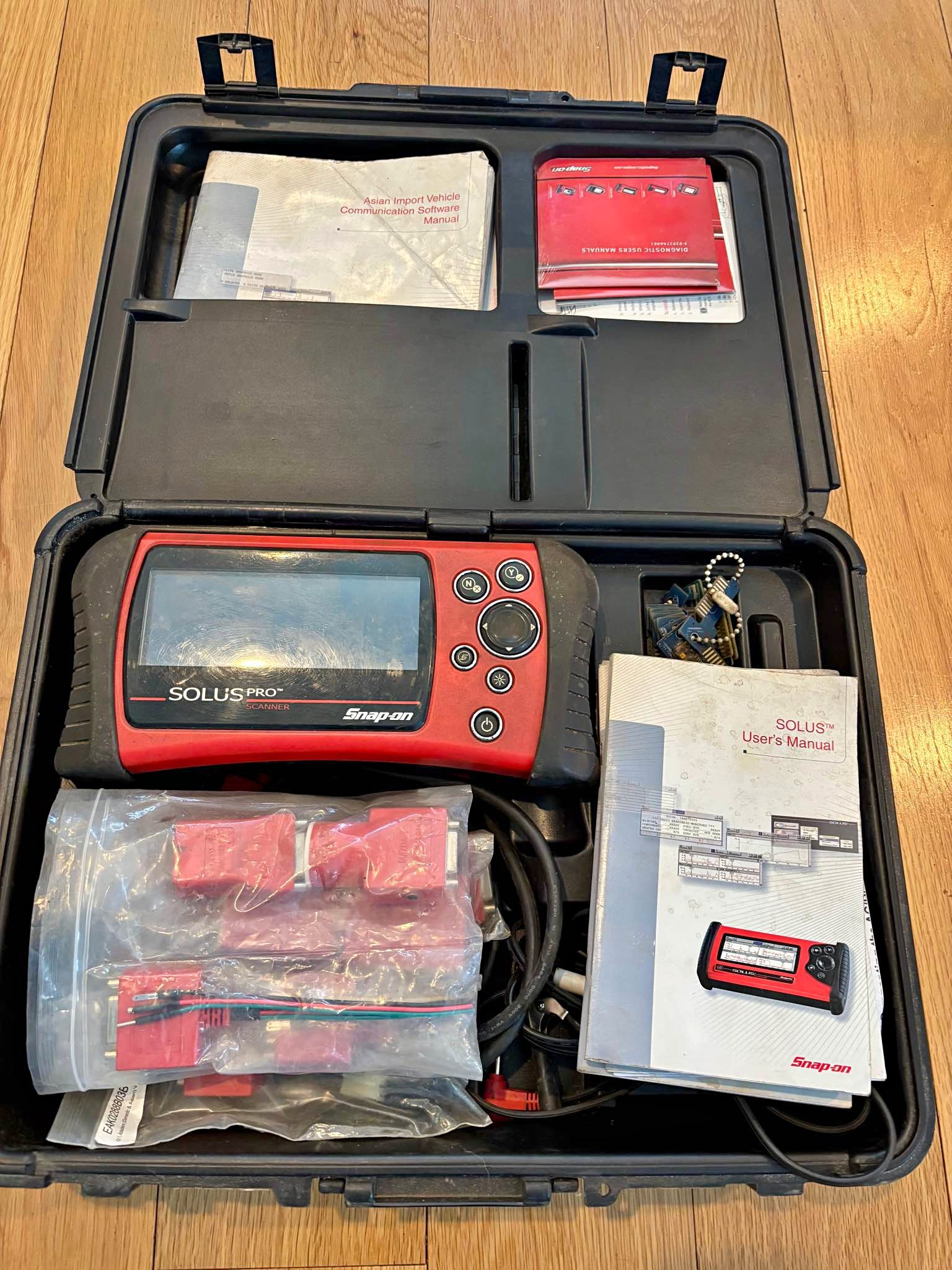 Snap-on Solus Pro EESC316 Diagnostic Scanner with Case & Manuals ...