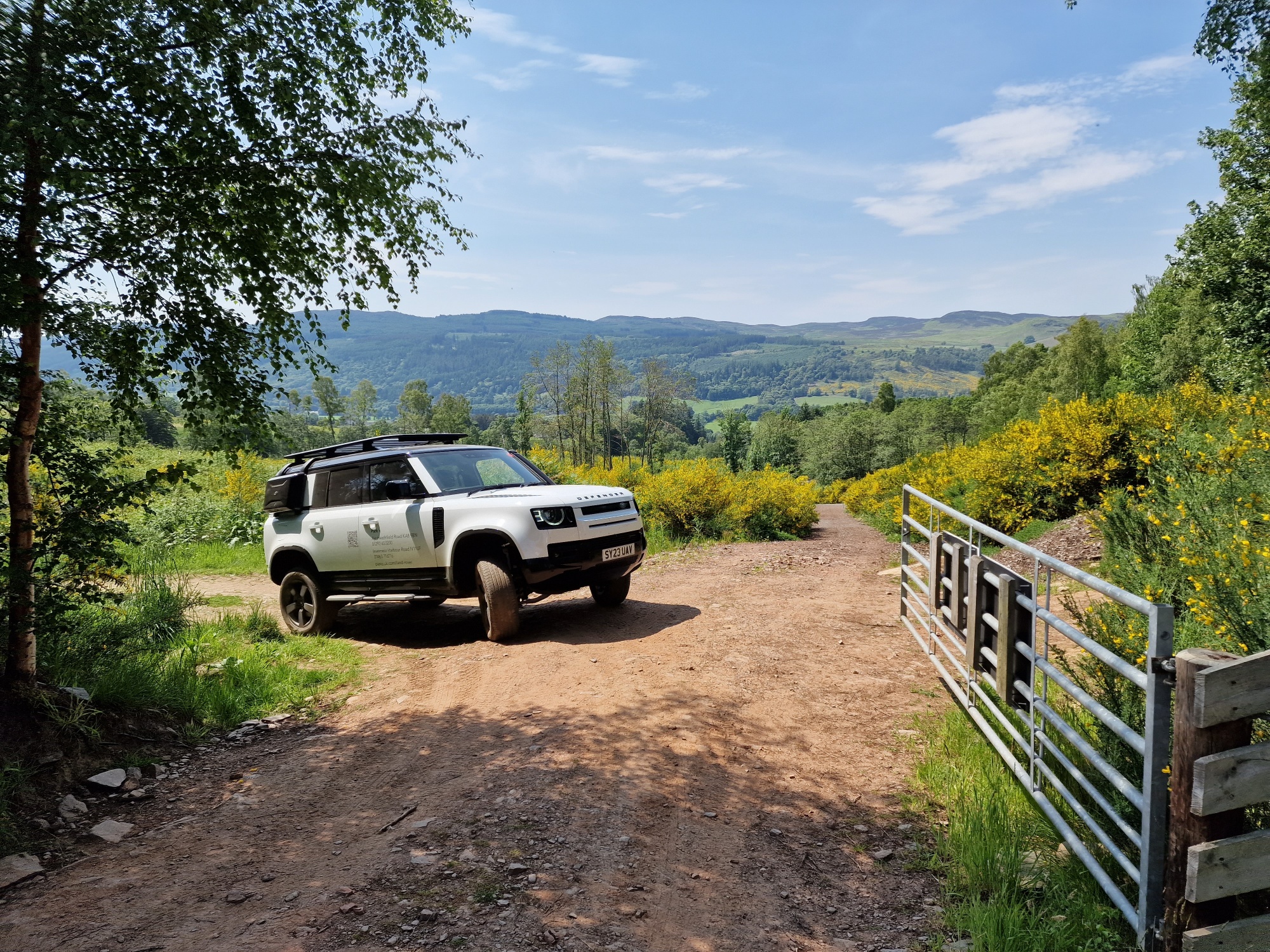 The Land Rover Experience Scotland... - Park's Land Rover