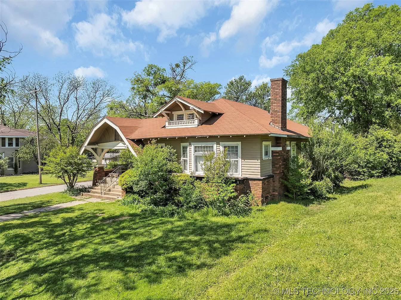 American old houses added a new photo. - American old houses