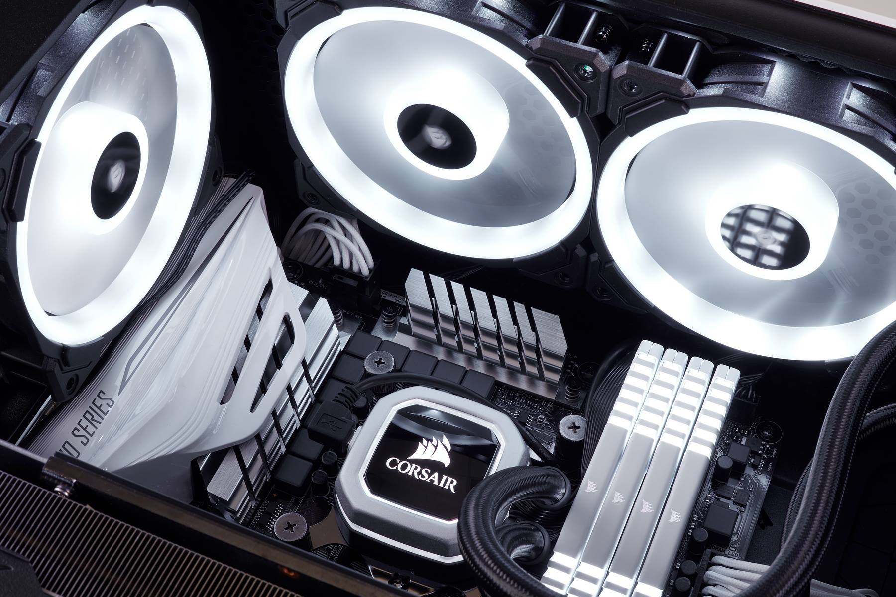 Corsair - จ้าซะเหลือเกิน จัดว่าเด็ด CORSAIR SPEC-OMEGA /... | Facebook