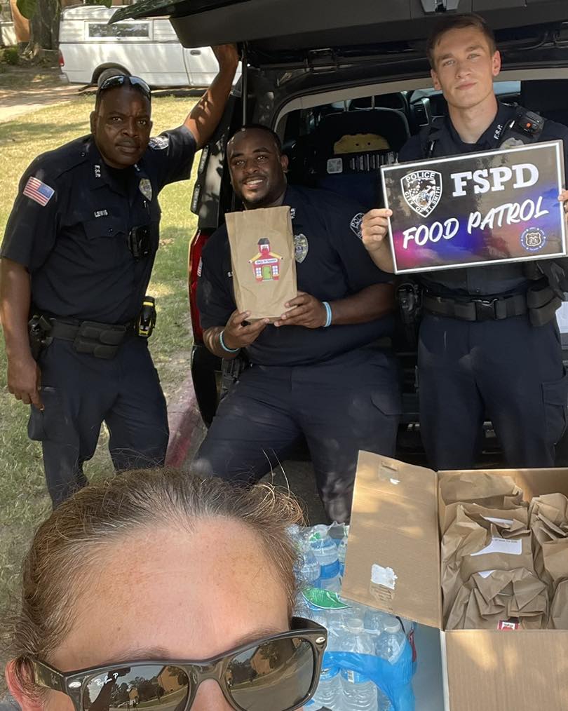 🚔FSPD Food Patrol visited... - Fort Smith Police Department