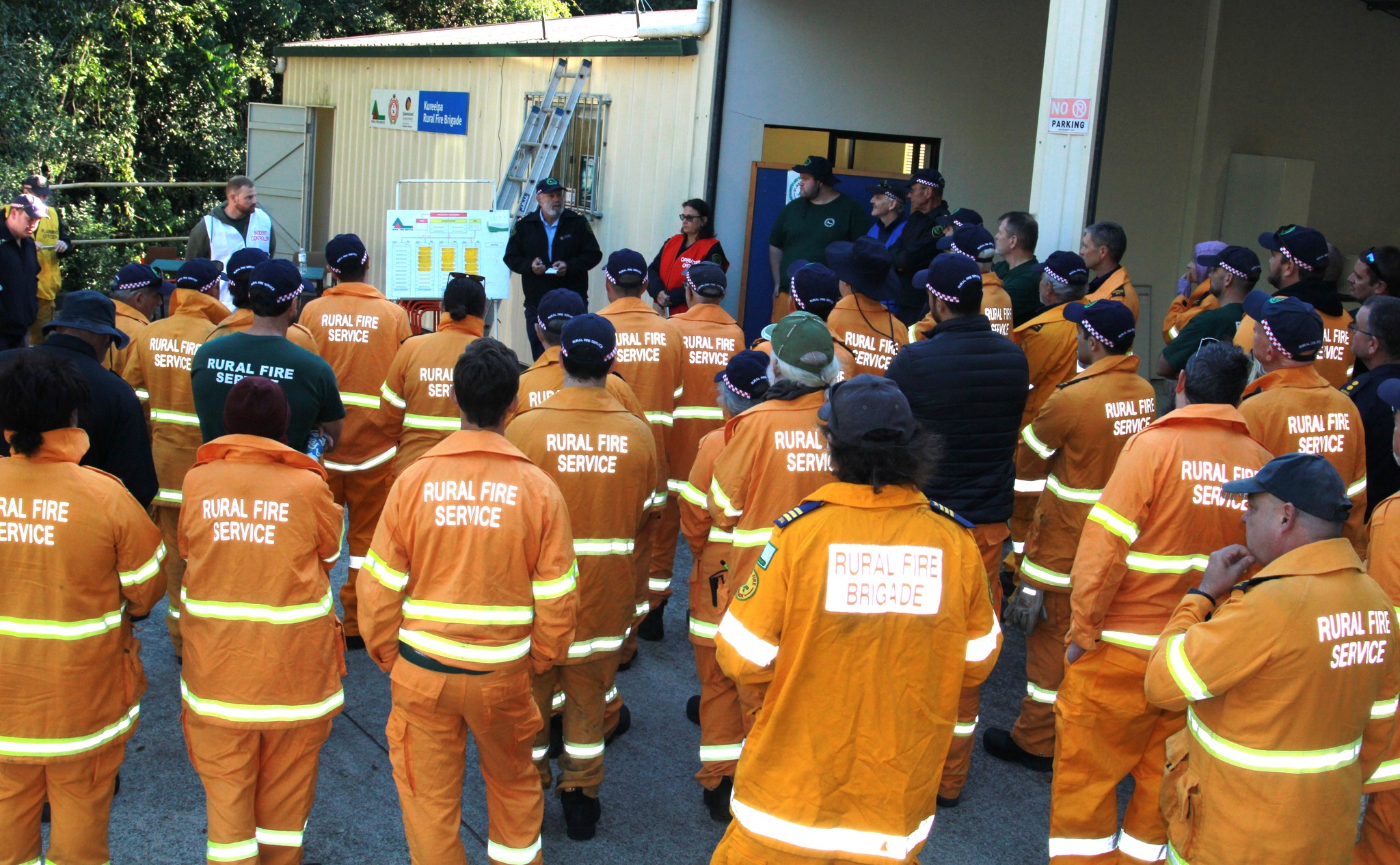 Rural firefighting crews complete... - Richard Bruinsma Media | Facebook
