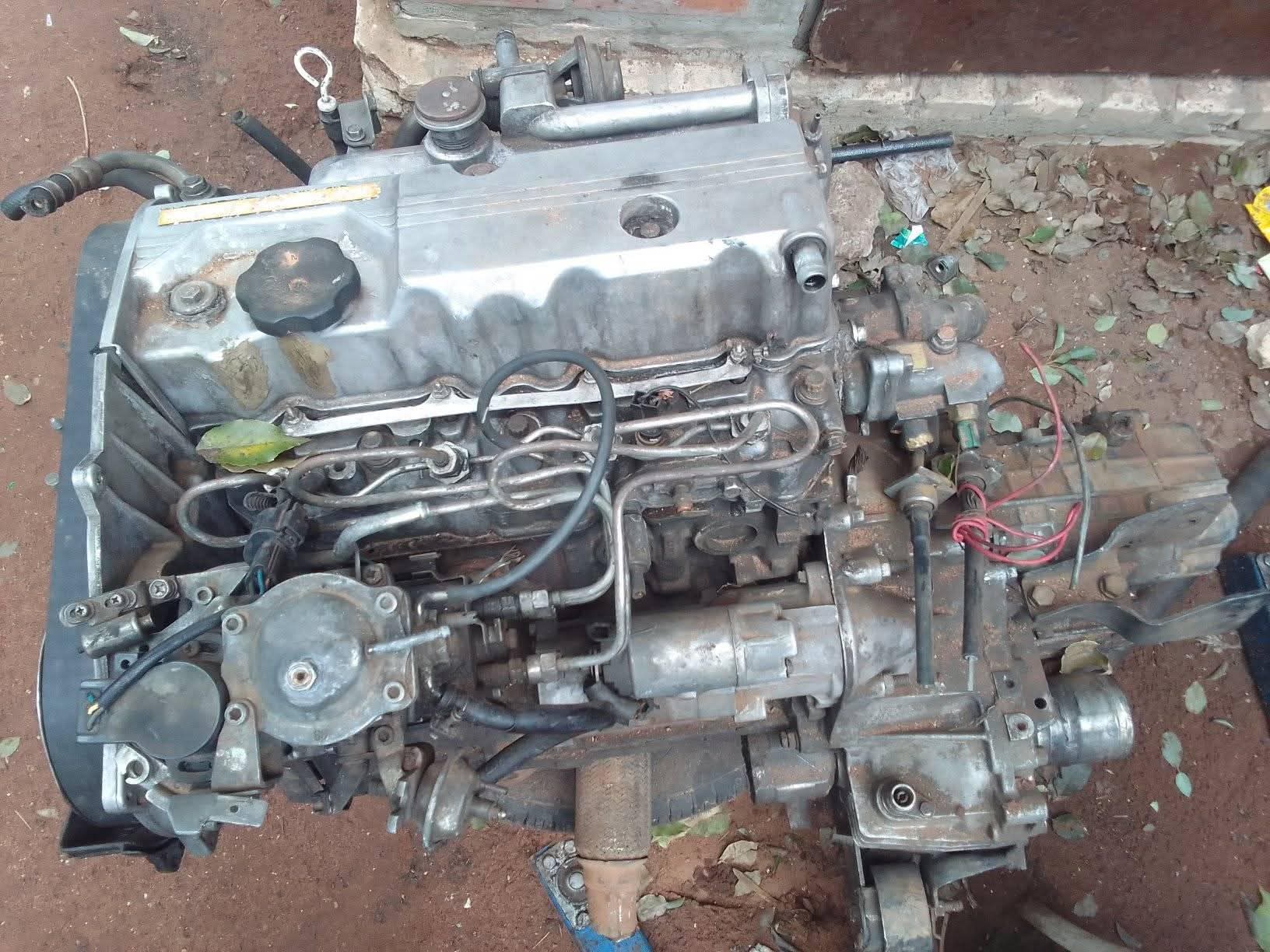 Motor con caja de Mitsubishi 4d68 por 1 millón 500 mi número [hidden ...