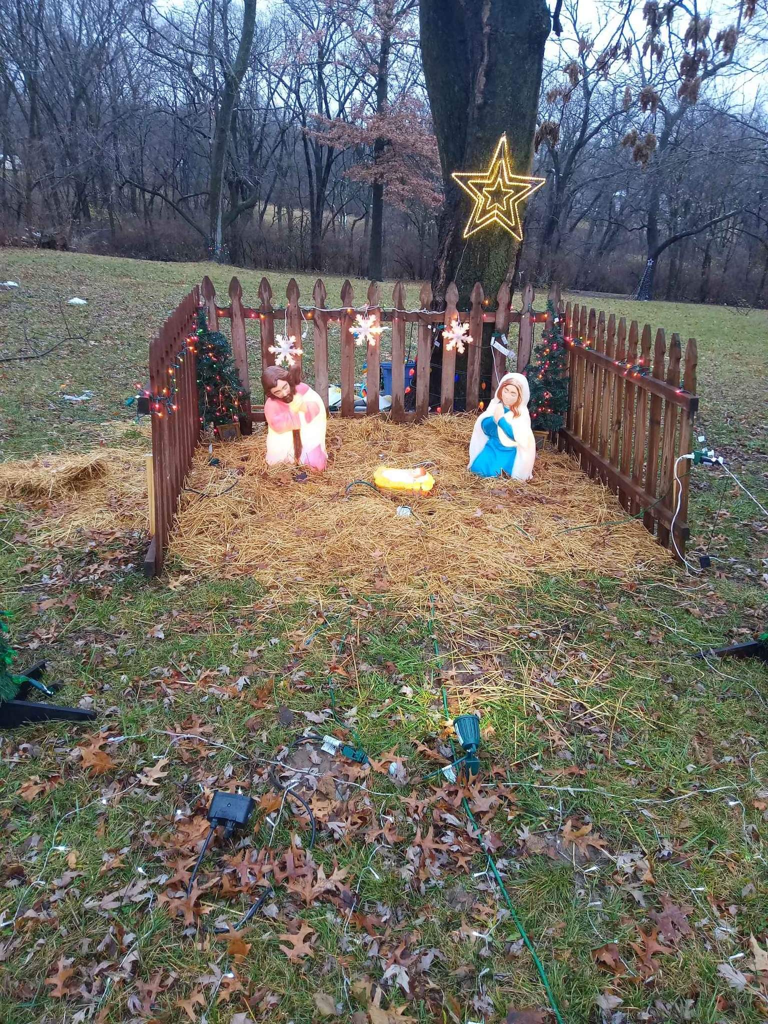 complete complete nativity scene includes everything you see in picture