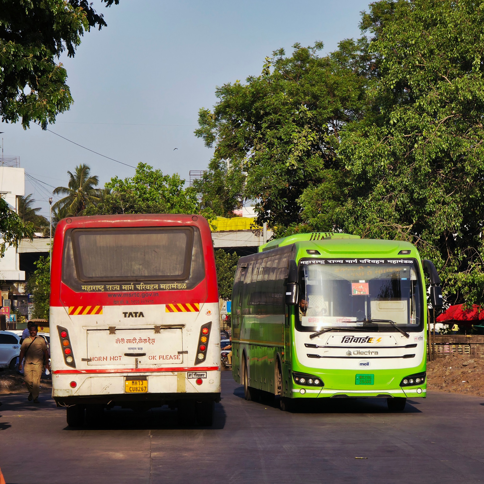 Transports - ️MSRTC DIESEL VS ELECTRIC BUS💚 | Facebook