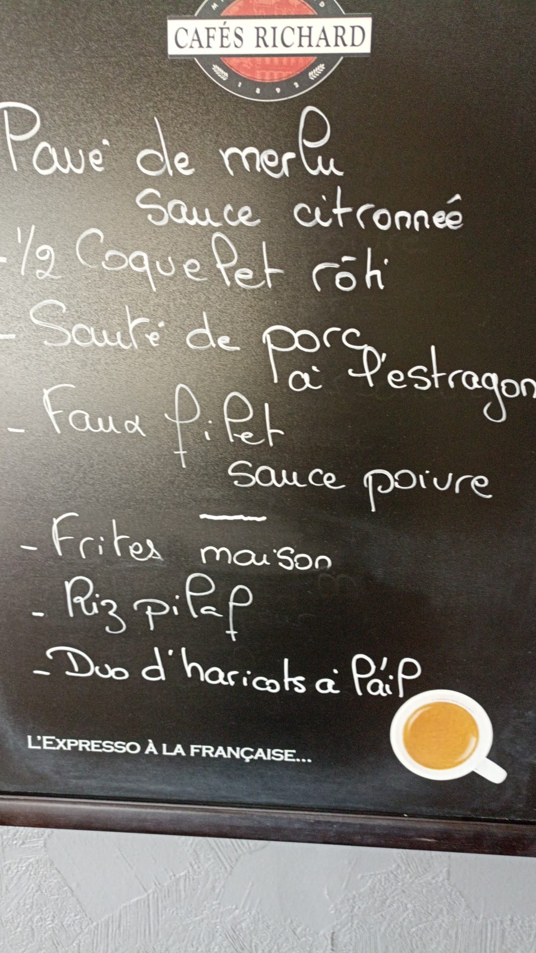 La Table Des Canots Courville Sur Eure