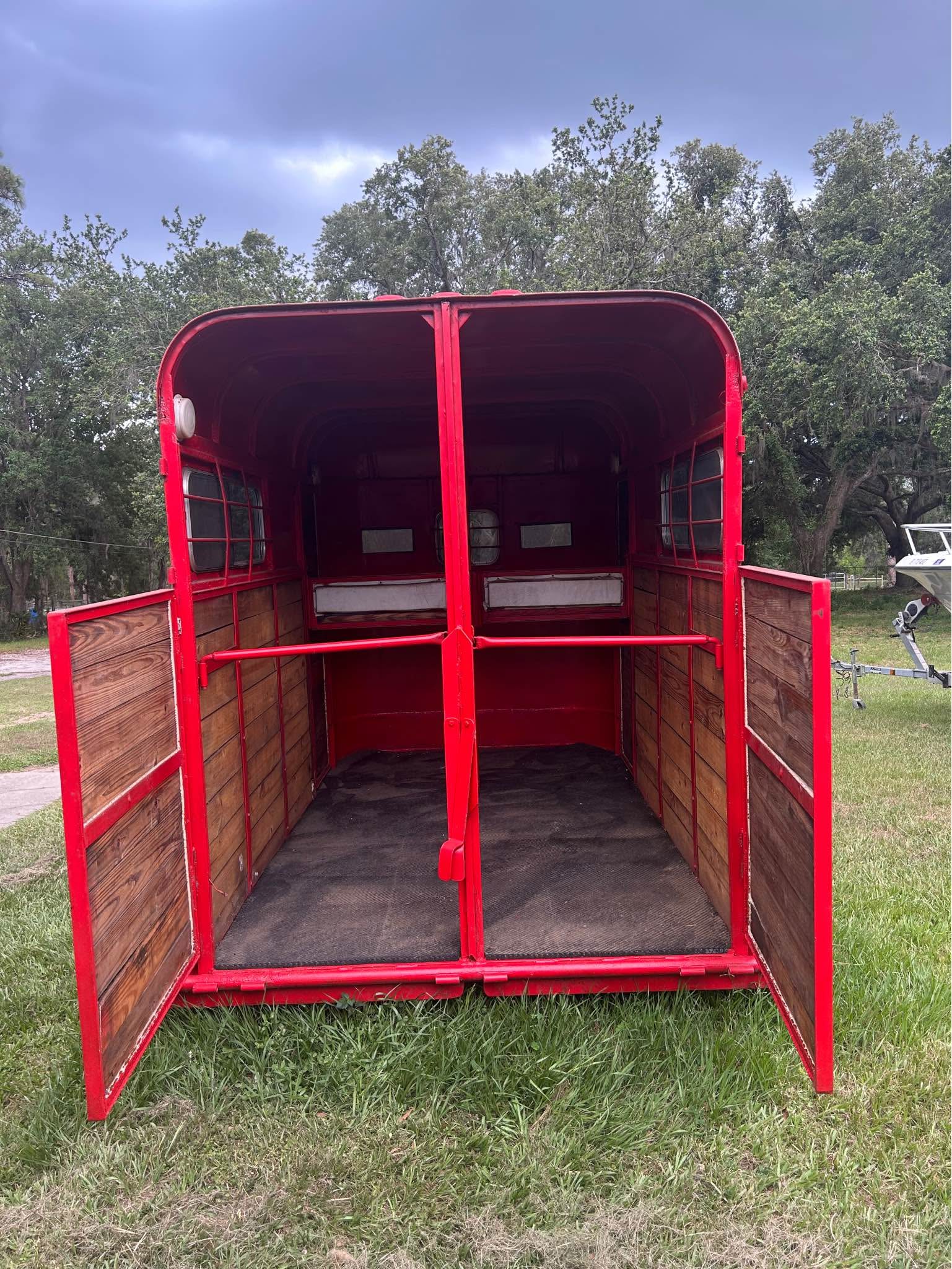 2 horse straight load trailer - Livestock Trailers - Plant City ...