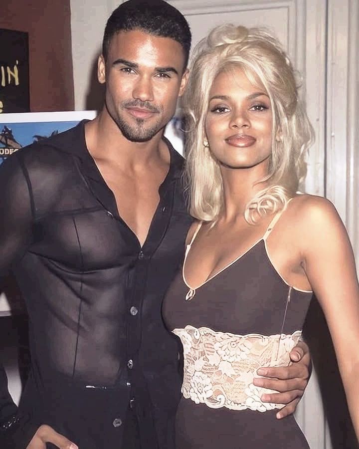 halle berry baps green dress and Shemar Moore at the premiere of 'B.A.P.S.', 1997 Collection: Evening
