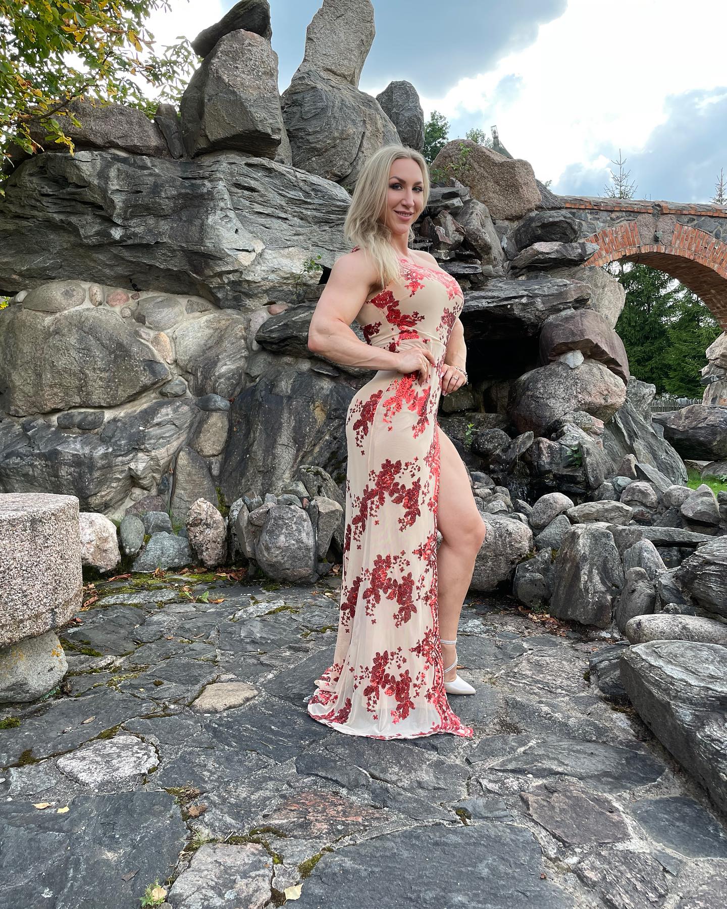 IFBB PRO Modesta Halby