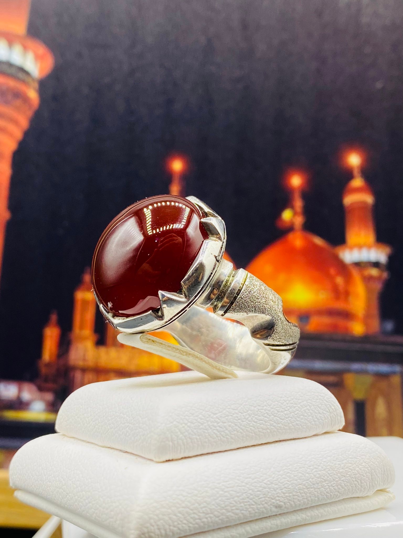 معرض جنة الاحجار الكريمة