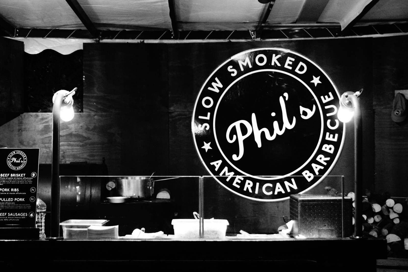 PHIL'S FIFTH FLOOR WINTER TEMPORARY STORE - ROMA - BRISKET, PULLED PORK ...