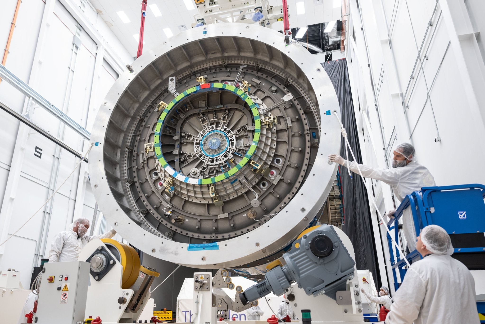 SpaceX - The Lunar Gateway, humanity's initial lunar-orbiting space ...