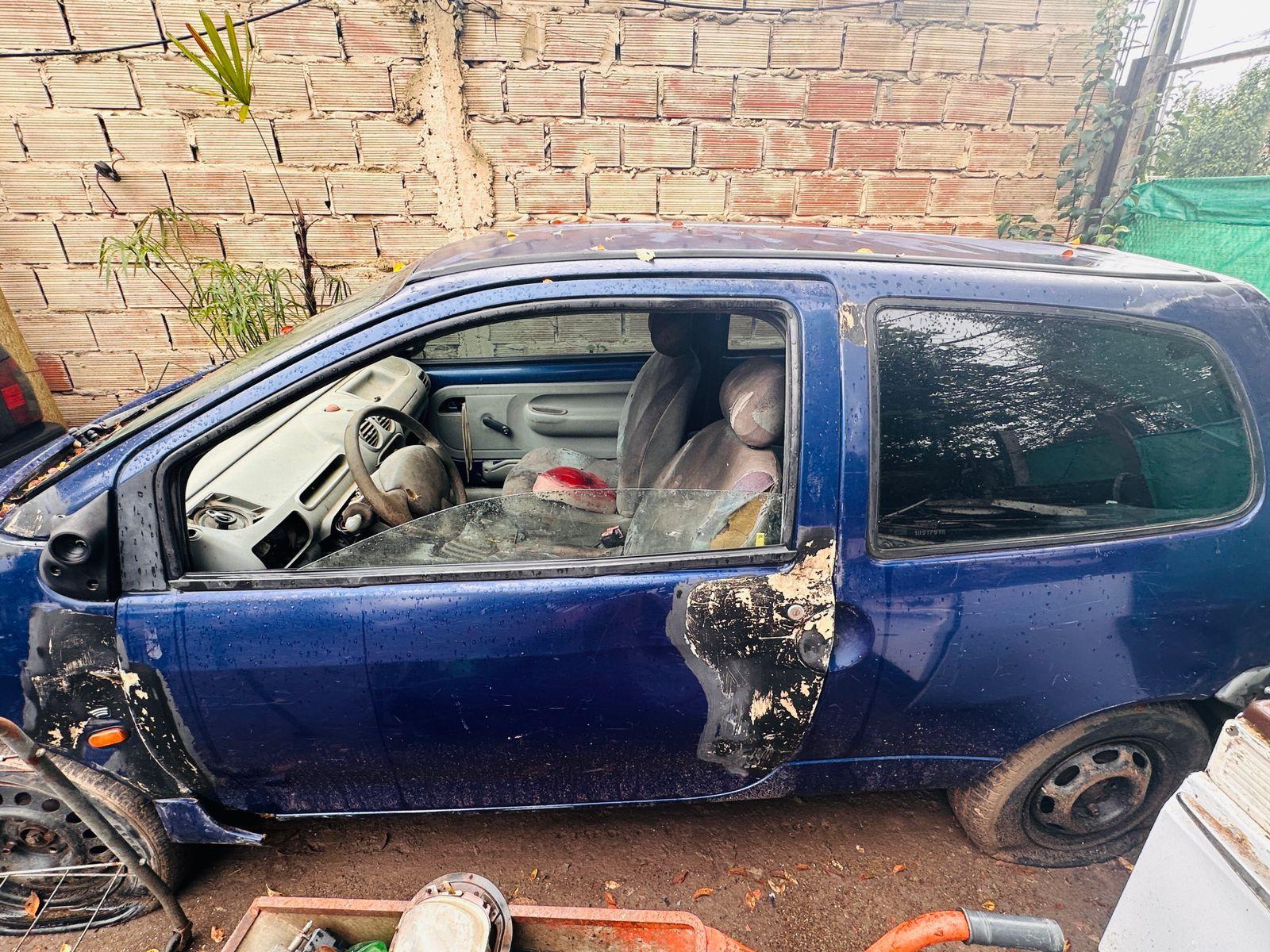 vendo twingo modelo 99, andando, arranca de llave, para repuesto, gasea ...