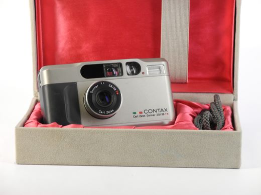 Contax T2 , una compatta con ottica Carl Zeiss 38mm f2.8 Sonnar T