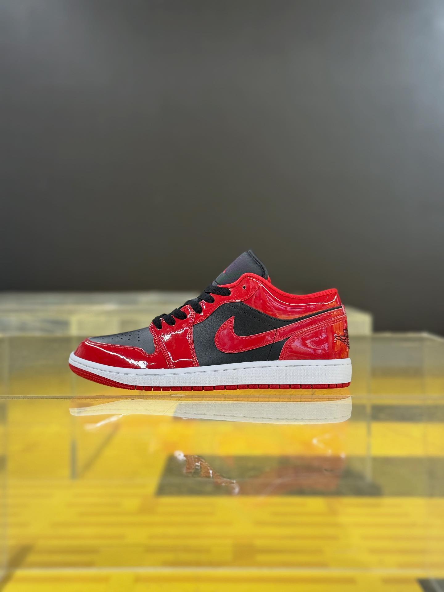 NOW ON SALE】 AIR JORDAN 1 LOW SE HV4089-006 ¥18,700-(tax included