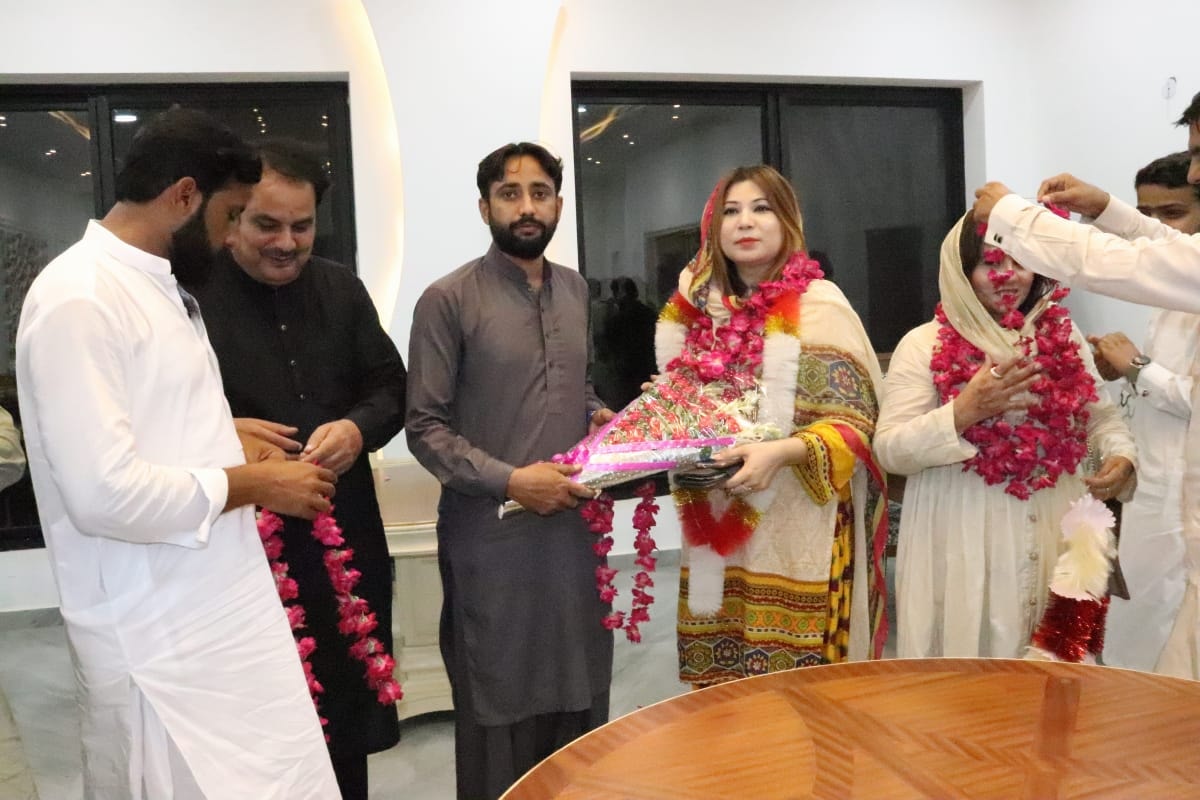 وہاڑی ایڈووکیٹ صائمہ نورین کو... - SAIMA Noreen 0fficial | Facebook