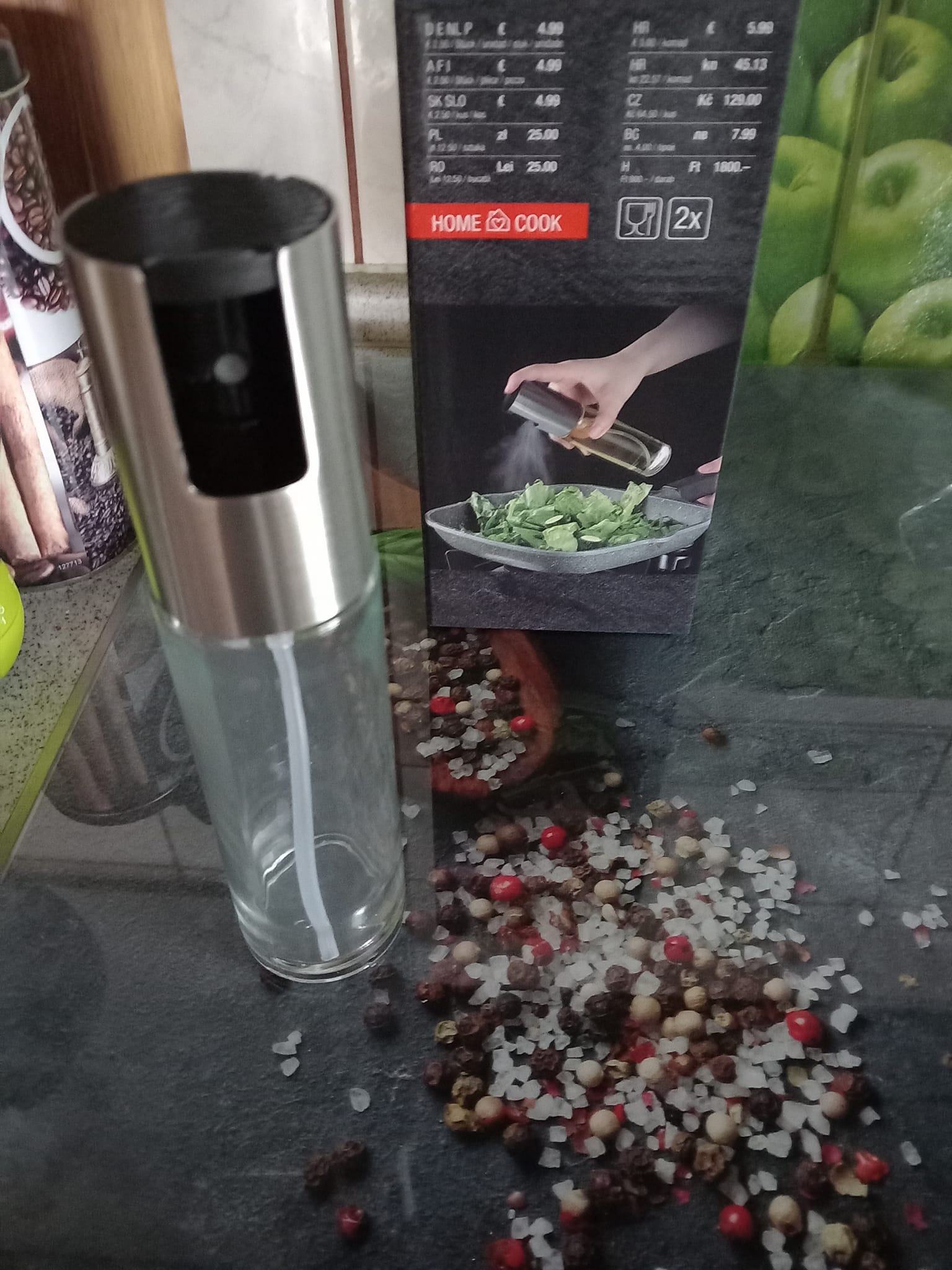 Habe mir heute bei KIK dieses Sprühflaschenset, welches vor kurzem hier in der Gruppe empfohlen wurde, gekauft. Super, ein ganz feiner Nebel & das, ohne den ebenfalls empfohlenen Tropfen Wasser im Öl