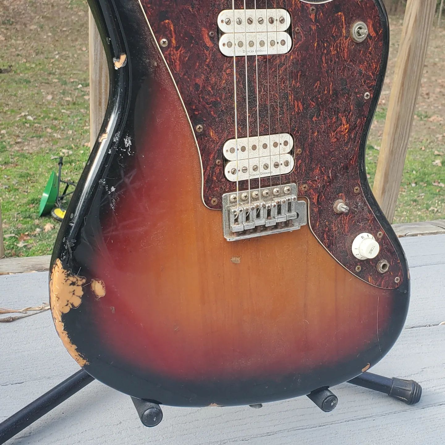 Squier Jazzmaster Guitar Model with S. Duncan Pickups