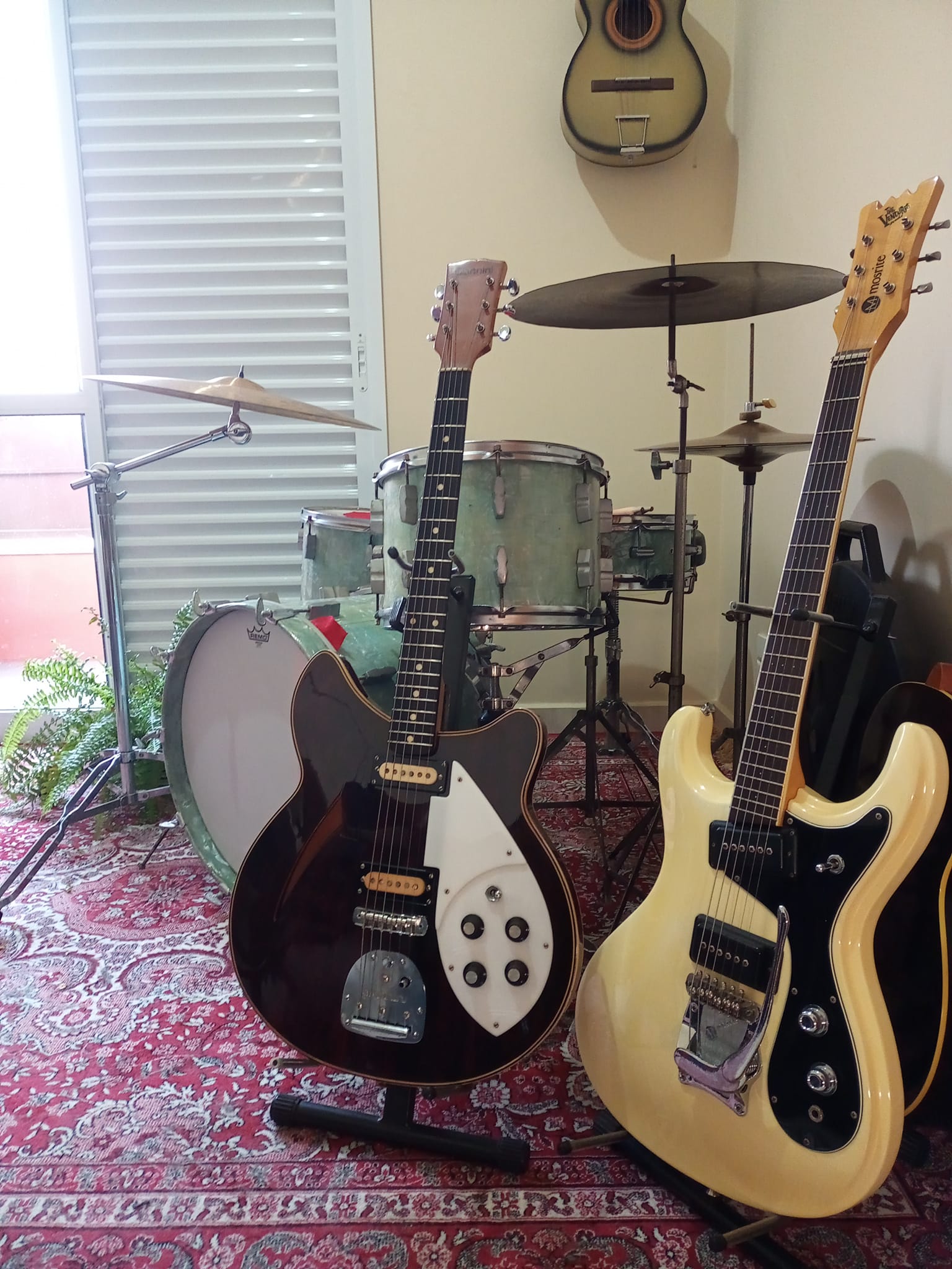 My Kurokumo (No California)Mosrite (90's? MK2 and 80's Excellent 65)