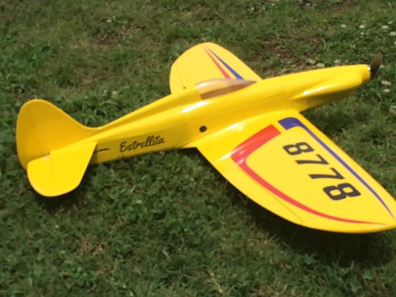 The right side of the Estrellita... - EF1 Pylon Racing Page