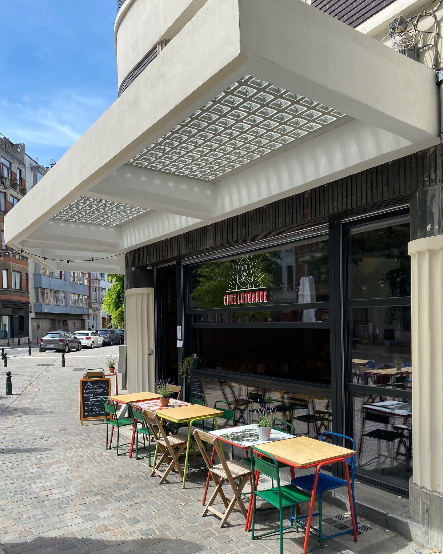 Rénovation d'un bar et d'une marquise... - PRAGM Architects | Facebook