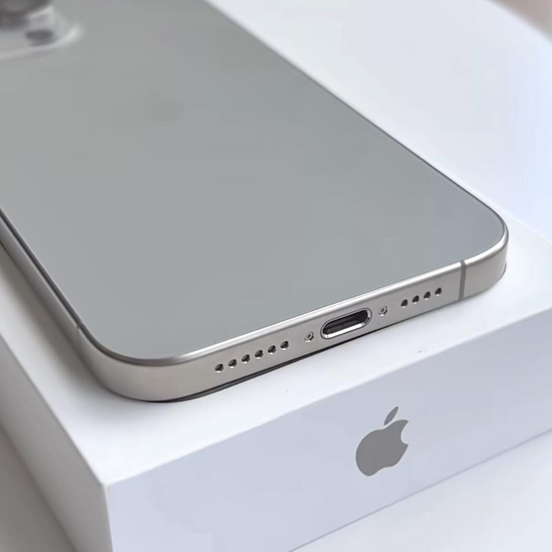 Dr.O-J - 溫馨提醒： 各位拿iPhone 15系列的，切記不要嘗試用安卓的Type-c線去充、單排9針和單排11針，間隙稍小，運氣不好 ...