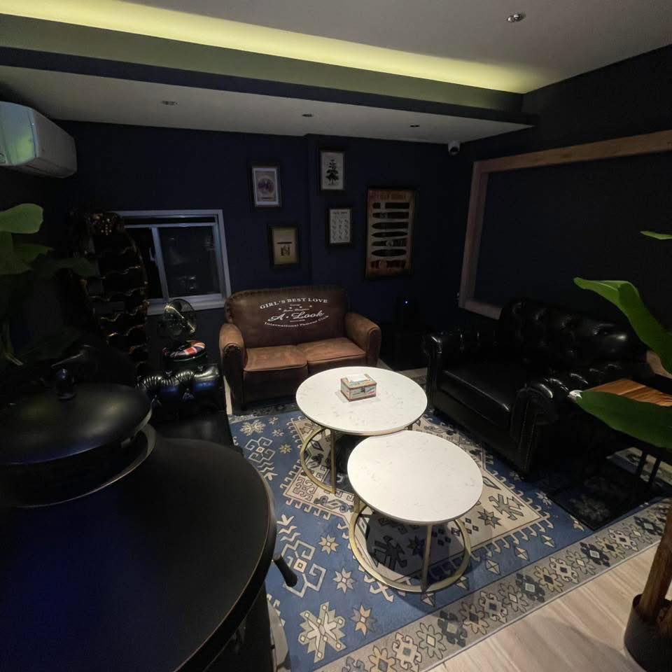 海樂 - 台北市北投區河畔咖啡派對新秘境 海樂俱樂部 Ocean Joy Club｜場地空間介紹 在關渡河畔的獨棟庭園別墅裡，我們提供多元空間 ...