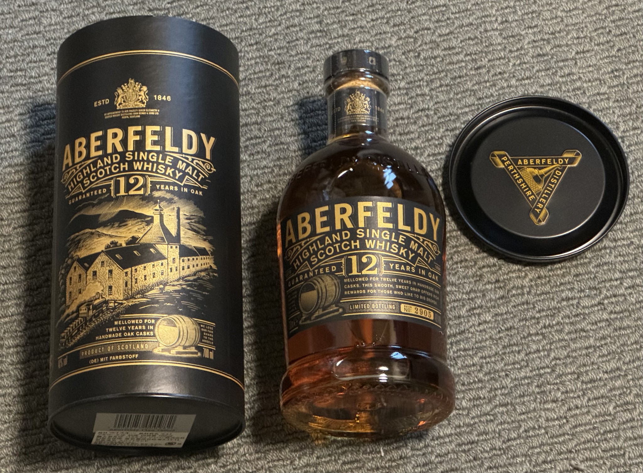 ABERFELDYが届いたので、山崎と飲み比べてみました。 似ているという 