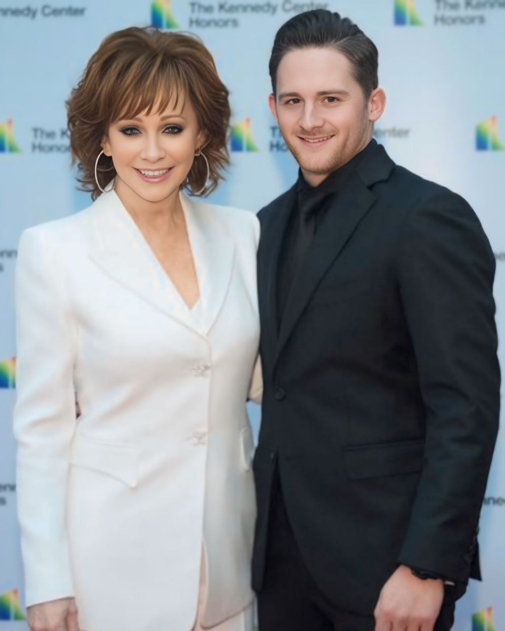 Girls - Reba McEntire with her son Shelby ️ | Facebook