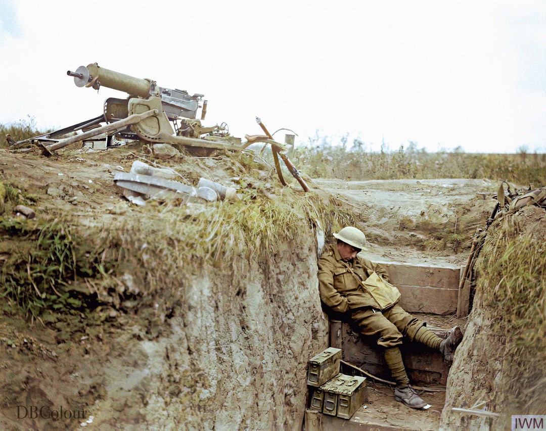Colors - Battle of Amiens. Captured German Maxim machine gun and a ...