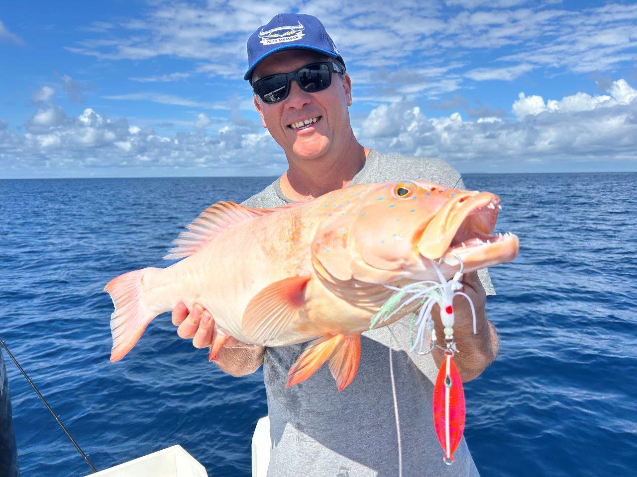 Berserker Fishing - Striking GOLD ! 🏅⛏ What a solid Goldband Snapper ...