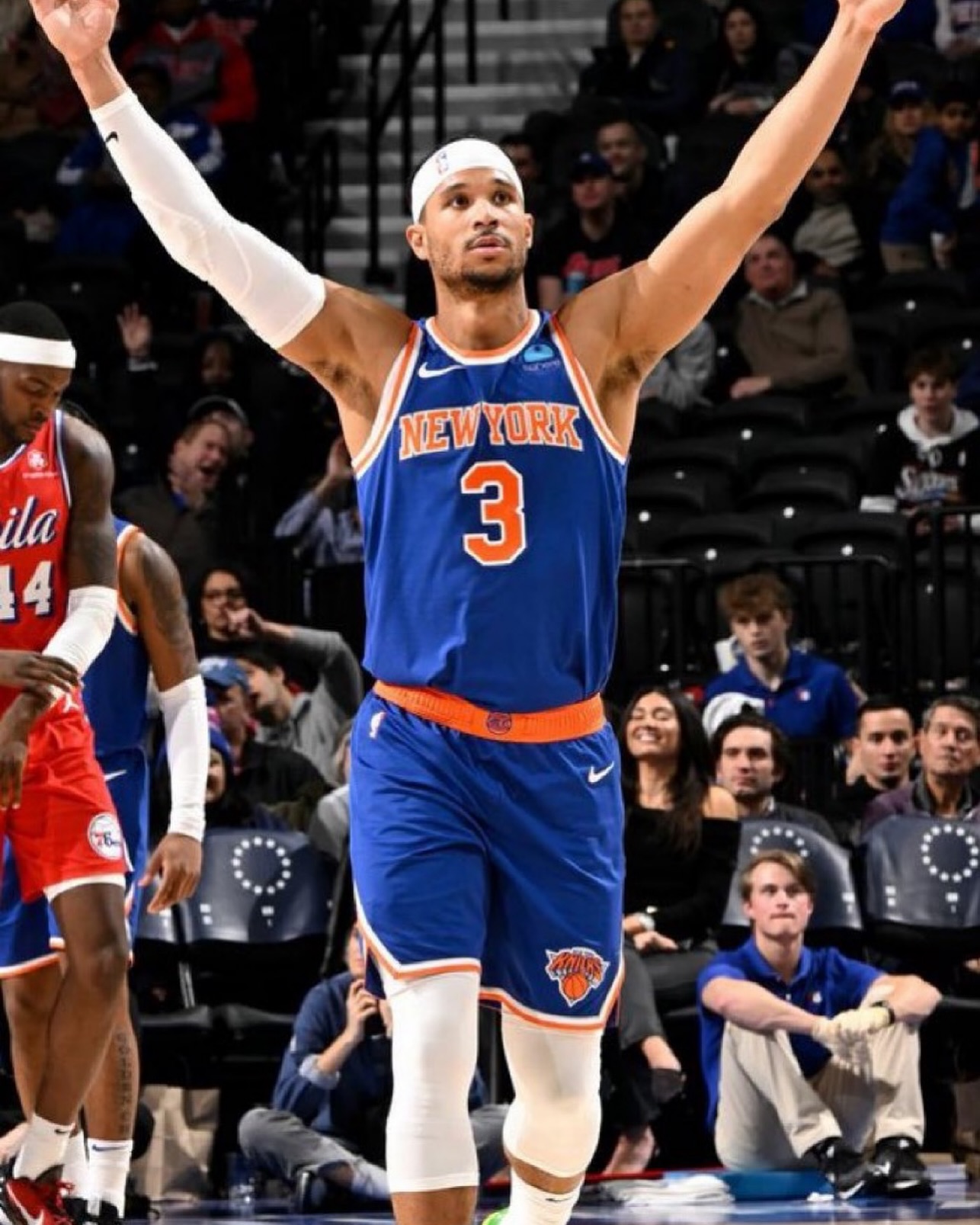 Josh Hart came off the bench as the Heat edged the Knicks 115–113