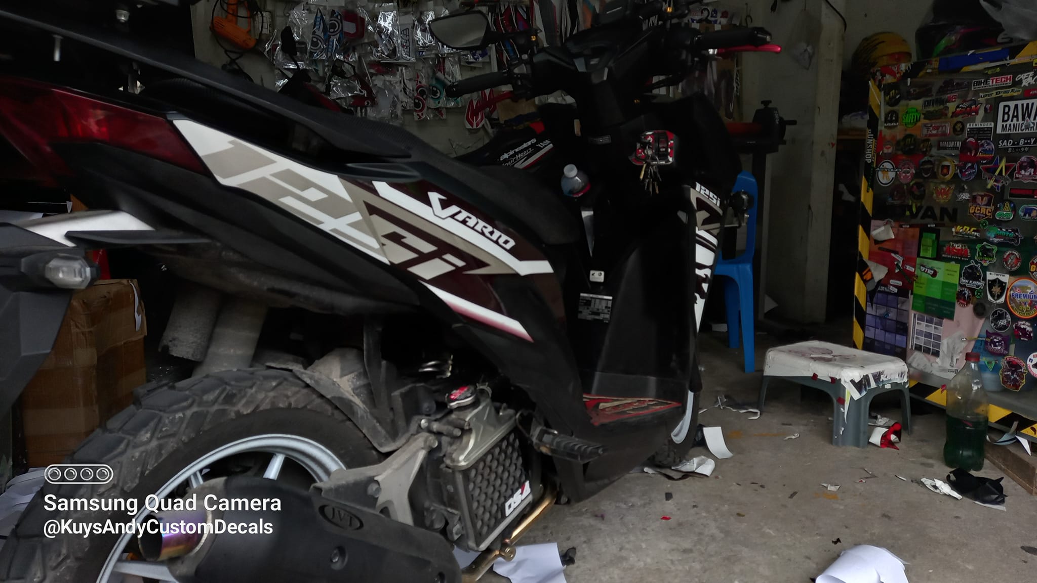 Honda Click 125i V2 Vario Decals installed - Kuy's Andy Custom