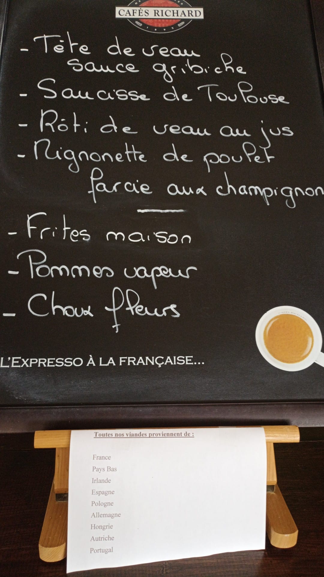 La Table Des Canots Courville Sur Eure