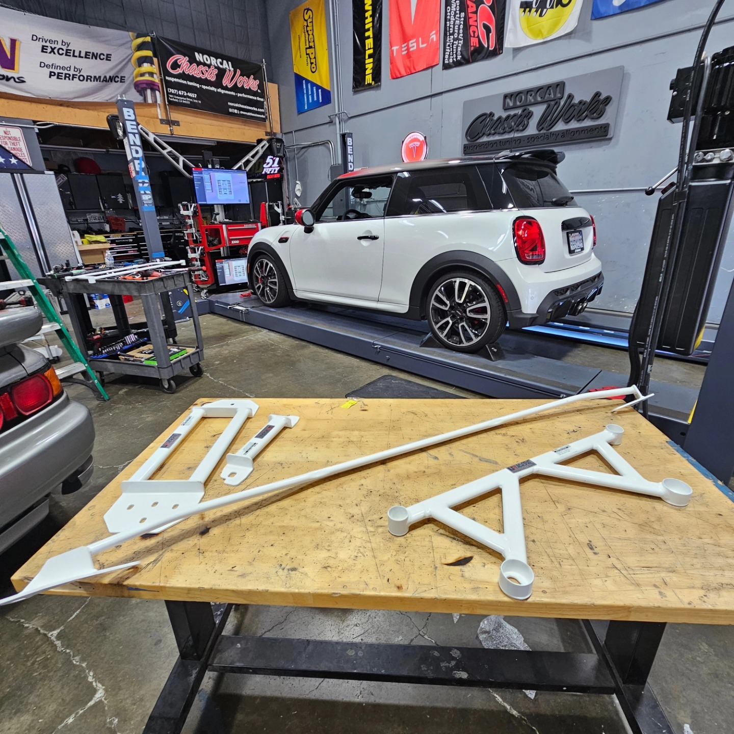 Ultra Racing USA, LLC - Chassis Tuning Specialist